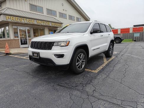 Used 2017 Jeep Grand Cherokee Limited AWD/4WD image 1