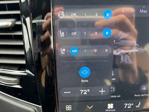 Certified 2024 Volvo XC90 B6 Ultimate AWD/4WD image 13