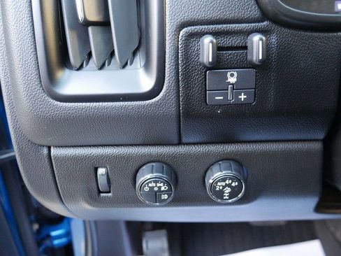 Used 2022 Chevrolet Colorado ZR2 w/ ZR2 Dusk Special Edition image 11