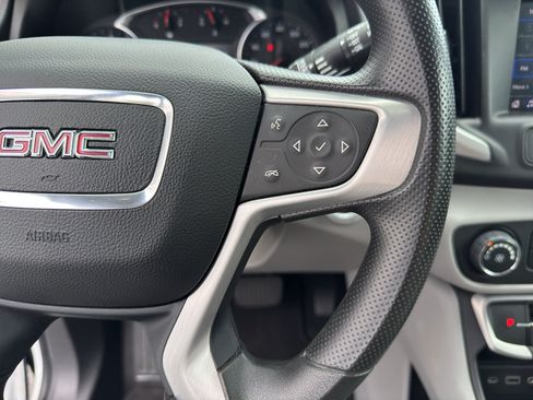 Used 2024 GMC Terrain SLE FWD image 27