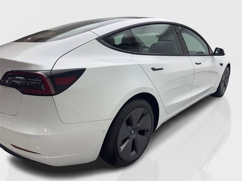 Used 2021 Tesla Model 3 Standard Range Plus image 13