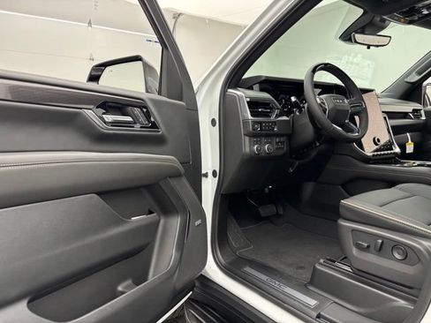 New 2026 GMC Yukon XL Elevation w/ Elevation Premium Package AWD/4WD image 20