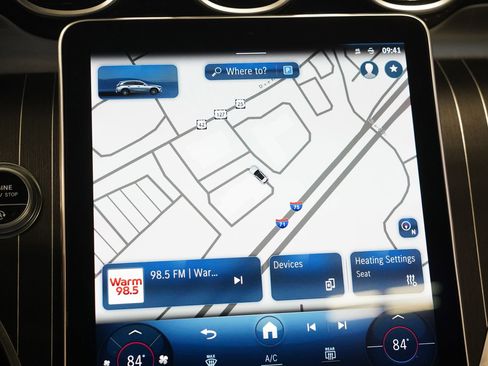 Used 2024 Mercedes-Benz GLC 300 4MATIC image 22