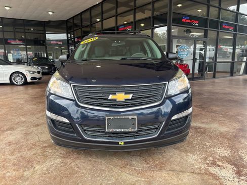 Used 2016 Chevrolet Traverse LS image 2