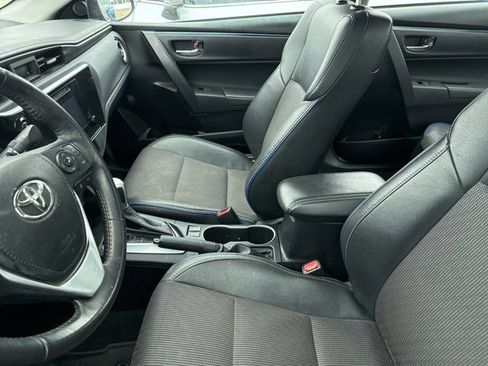 Used 2018 Toyota Corolla SE image 3