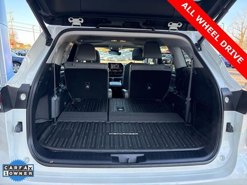 Used 2020 Toyota Highlander XLE image 29