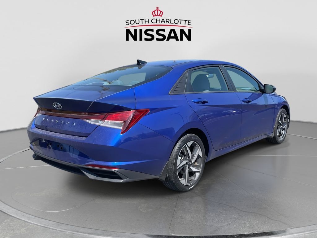 Used 2023 Hyundai Elantra SEL w/ Convenience Package FWD image 6
