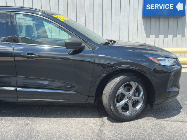 Used 2023 Ford Escape ST-Line w/ Tech Pack #1 AWD/4WD image 17