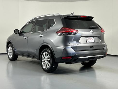 Used 2018 Nissan Rogue SV AWD/4WD image 4