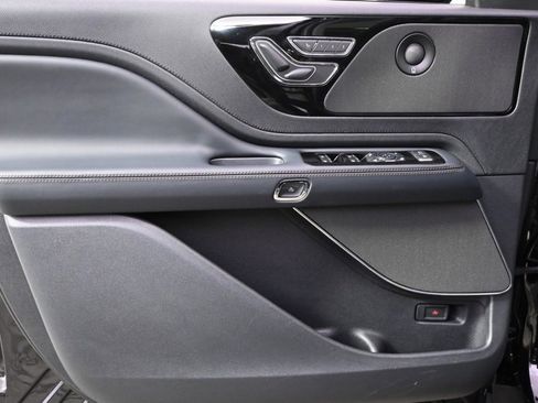 New 2025 Lincoln Aviator AWD w/ Equipment Group 101A image 22