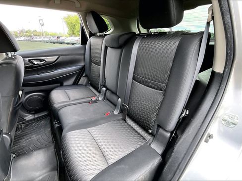 Used 2018 Nissan Rogue SV AWD/4WD image 20