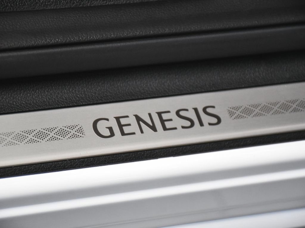 Used 2025 Genesis GV80 3.5T e-SC AWD/4WD image 17