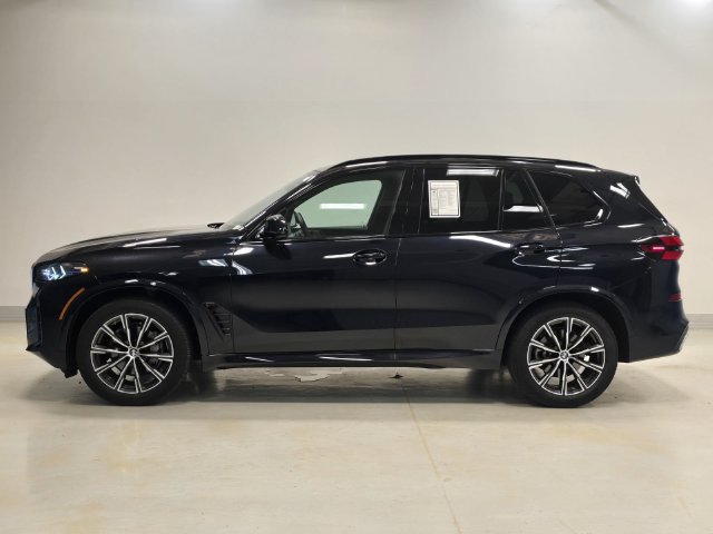 Used 2026 BMW X5 xDrive40i w/ M Sport Package AWD/4WD image 3