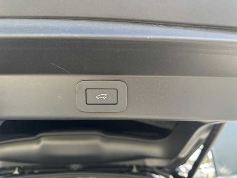 Used 2025 Land Rover Range Rover Sport Autobiography image 30