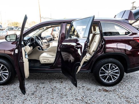 Used 2019 Toyota Highlander XLE image 15