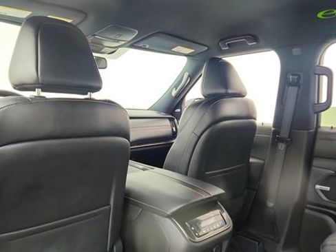 Used 2026 Nissan Armada PRO-4X w/ Captain's Chari Seat Package AWD/4WD image 34
