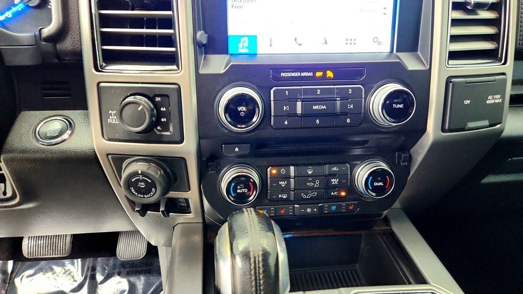 Used 2017 Ford F150 Platinum w/ Equipment Group 701A Luxury AWD/4WD image 16