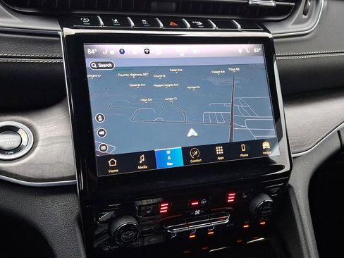 Used 2024 Jeep Grand Cherokee Limited w/ Black Appearance Package image 27