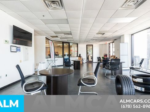 Used 2024 Chrysler Pacifica Select image 87