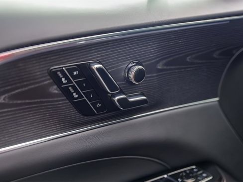 Used 2024 Cadillac Lyriq Sport image 16