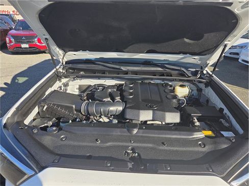 Used 2017 Toyota 4Runner SR5 image 35