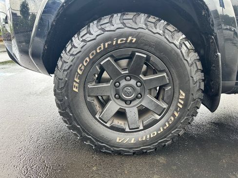 Used 2019 Toyota 4Runner TRD Off-Road Premium AWD/4WD image 12
