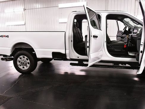 Used 2024 Ford F350 XLT image 33