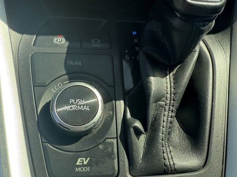 Used 2019 Toyota RAV4 XSE image 12