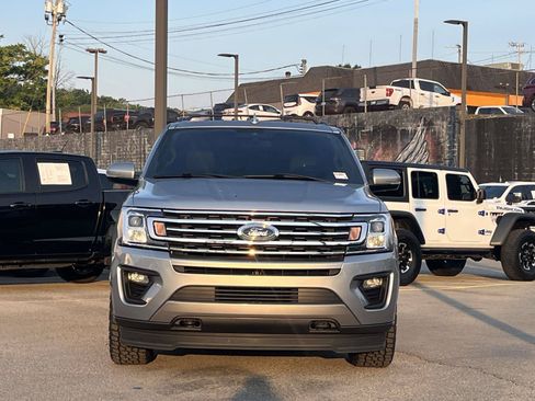 Used 2021 Ford Expedition XLT AWD/4WD image 2