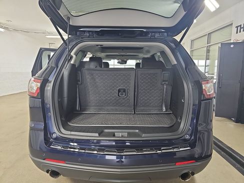 Certified 2017 Chevrolet Traverse Premier FWD image 17