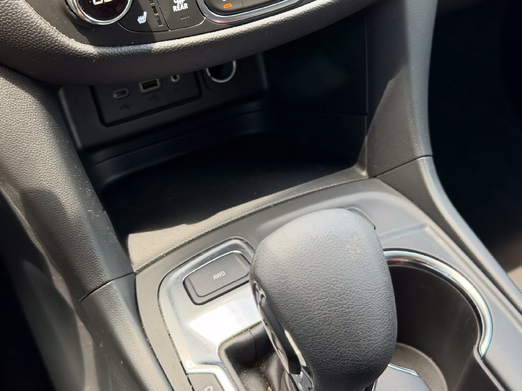 Used 2024 Chevrolet Equinox LT AWD/4WD image 18