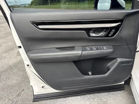 Used 2025 Honda CR-V EX-L image 16