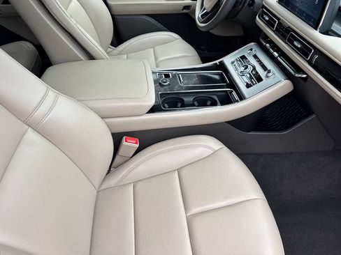 Used 2023 Lincoln Aviator 2WD w/ Premium Package image 22