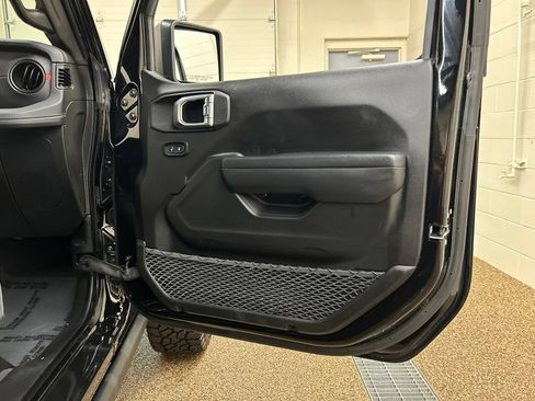 Used 2026 Jeep Gladiator Rubicon AWD/4WD image 16