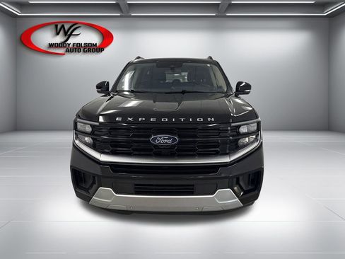 Used 2025 Ford Expedition Max Platinum AWD/4WD image 2