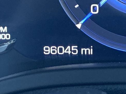 Used 2017 Cadillac Escalade Platinum image 22