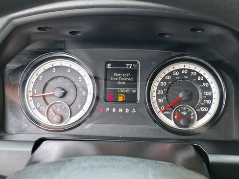 Used 2015 RAM 1500 Express RWD image 16