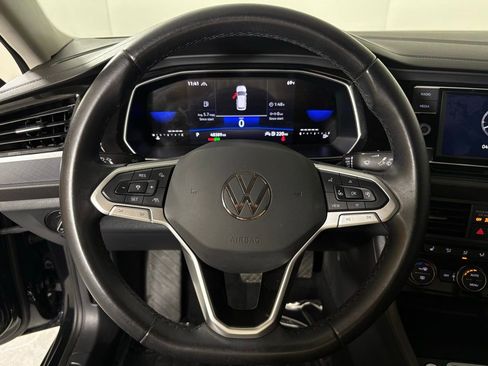 Used 2024 Volkswagen Jetta SE FWD image 22