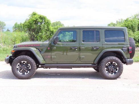 Used 2024 Jeep Wrangler Unlimited Rubicon w/ Technology Group AWD/4WD image 10
