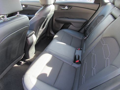 Used 2023 Kia Forte GT-Line w/ GT-Line Premium Package image 9