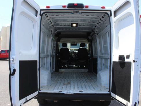 Used 2024 RAM ProMaster 2500 w/ Convenience Group FWD image 14