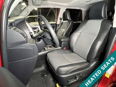 Used 2021 Toyota 4Runner SR5 Premium image 3