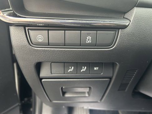 Used 2019 MAZDA MAZDA3 AWD Hatchback w/ Preferred Pkg image 17