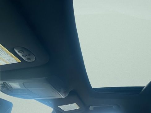 Used 2018 Lincoln MKC Select w/ Select Plus Package image 24