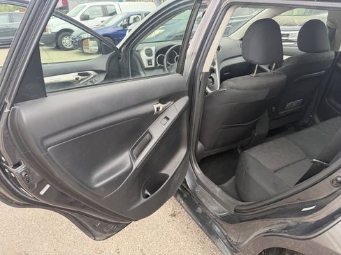 Used 2009 Pontiac Vibe w/ Preferred Package FWD image 5
