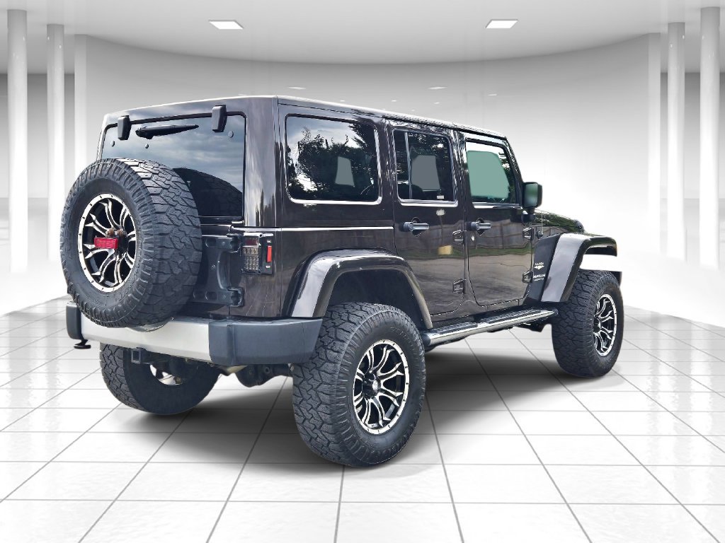 Used 2013 Jeep Wrangler Unlimited Sahara w/ Dual Top Group AWD/4WD image 3