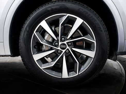 Certified 2023 Audi Q5 2.0T Premium Plus w/ Premium Plus Package AWD/4WD image 24