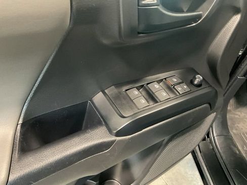 Used 2023 Toyota Tacoma SR AWD/4WD image 17