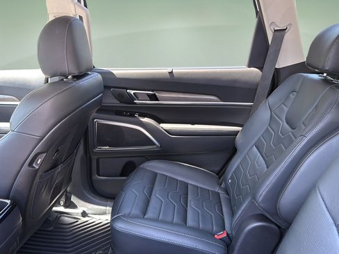 Used 2020 Kia Telluride SX w/ SX Prestige Package AWD/4WD image 17