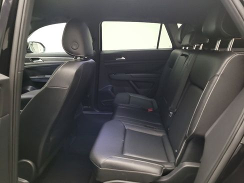 Used 2020 Volkswagen Atlas Cross Sport SE w/ Towing Package FWD image 18